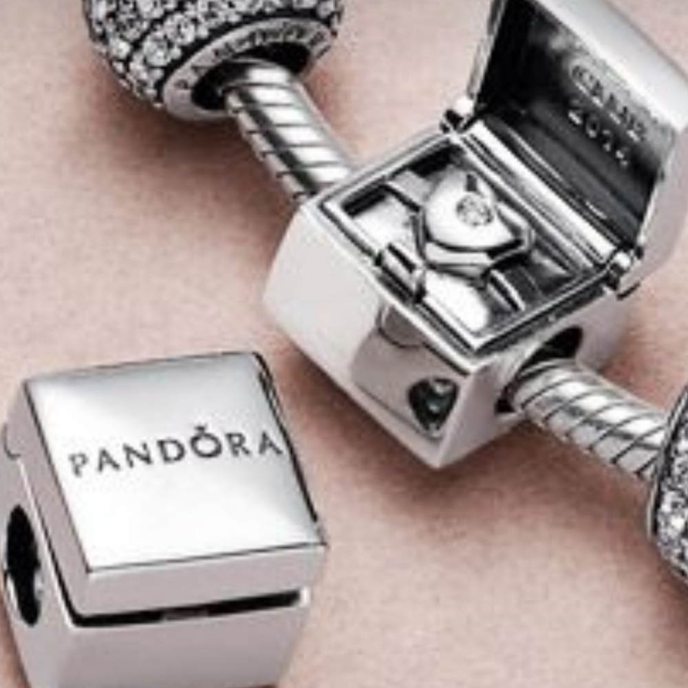 Panora club exclusive charm